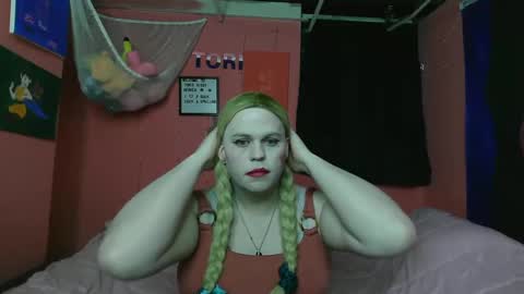 Tori Smith online show from February 15, 2025, 5:30 am