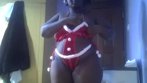 slutyebony186677 online show from December 15, 2025, 10:19 am