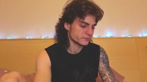 Gus online show from April 19, 2026, 7:16 pm