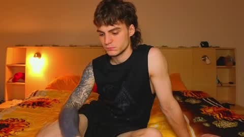 Gus online show from June 3, 2026, 8:25 pm