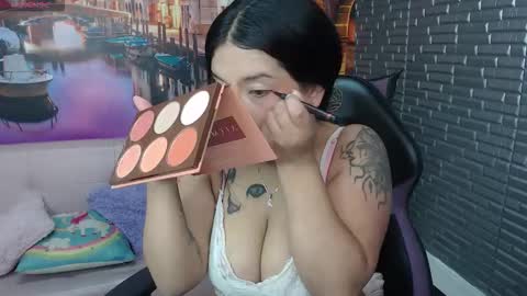 Snapshot of small__naughty chatting on October 10, 2025, 1:43 pm Mariana Torres online show from October 10, 2025, 1:43 pm