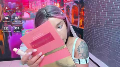 Snapshot of small__naughty chatting on October 25, 2025, 1:51 pm Mariana Torres online show from October 25, 2025, 1:51 pm