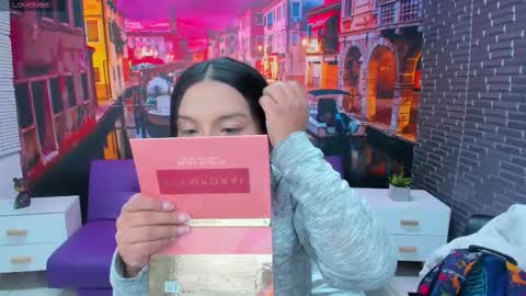 Snapshot of small__naughty chatting on November 11, 2025, 1:33 pm Mariana Torres online show from November 11, 2025, 1:33 pm