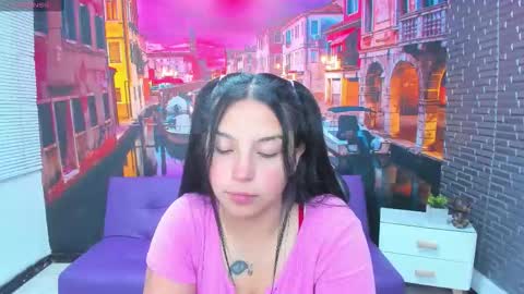 Snapshot of small__naughty chatting on December 3, 2025, 1:42 pm Mariana Torres online show from December 3, 2025, 1:42 pm