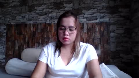 Snapshot of small_boobs59 chatting on December 30, 2024, 7:59 am Lovewella online show from December 30, 2024, 7:59 am