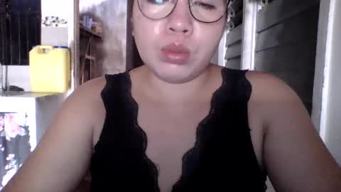 Snapshot of small_boobs59 chatting on January 26, 2025, 12:16 am Lovewella online show from January 26, 2025, 12:16 am