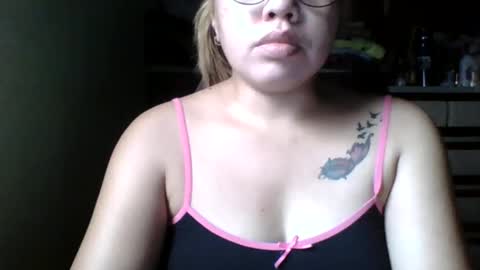 Snapshot of small_boobs59 chatting on February 16, 2025, 6:32 am Lovewella online show from February 16, 2025, 6:32 am