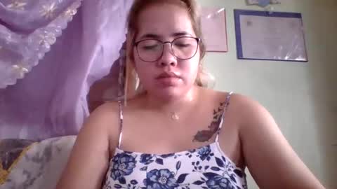 Snapshot of small_boobs59 chatting on September 16, 2025, 3:29 am Lovewella online show from September 16, 2025, 3:29 am