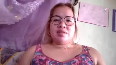 Snapshot of small_boobs59 chatting on September 17, 2025, 4:36 am Lovewella online show from September 17, 2025, 4:36 am