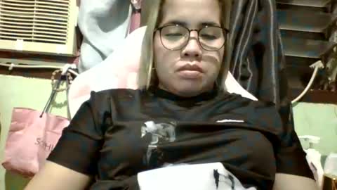 Snapshot of small_boobs59 chatting on September 20, 2025, 1:23 pm Lovewella online show from September 20, 2025, 1:23 pm