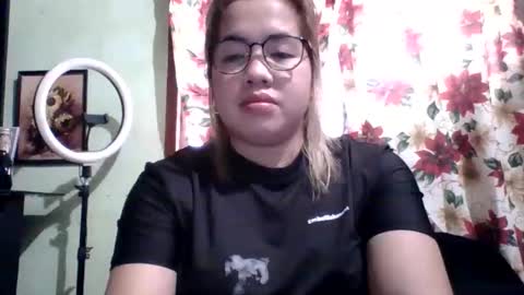 Snapshot of small_boobs59 chatting on October 4, 2025, 8:56 am Lovewella online show from October 4, 2025, 8:56 am