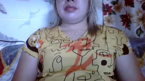 Snapshot of small_boobs59 chatting on October 8, 2025, 7:39 am Lovewella online show from October 8, 2025, 7:39 am