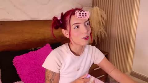 small_cherry_ online show from June 18, 2026, 10:09 am