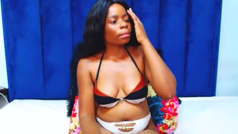 Snapshot of smallboobsxx chatting on February 28, 2026, 5:52 am smallboobsxx online show from February 28, 2026, 5:52 am