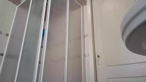 smallone8825 online show from April 3, 2026, 11:30 am