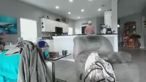 Daddy online show from February 16, 2025, 3:27 pm