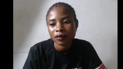 smallsluty online show from June 22, 2026, 5:48 am