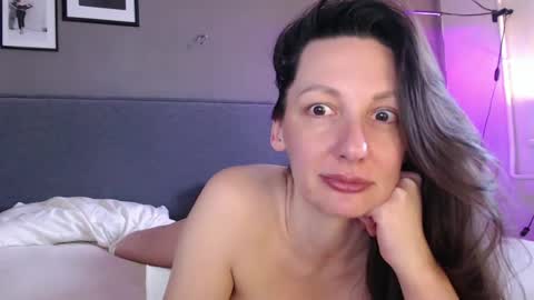 Snapshot of smalltittsbigsoul chatting on February 28, 2025, 12:31 pm Anna no bbbbybybbabebyy just Anna. And dont call me mom please. online show from February 28, 2025, 12:31 pm