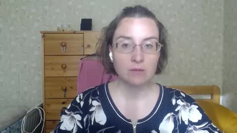 Snapshot of smart_rose chatting on September 14, 2025, 6:12 am smart_rose online show from September 14, 2025, 6:12 am