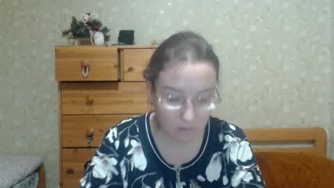 smart_rose online show from February 3, 2026, 11:21 pm