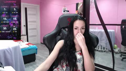 smile_cute_fox online show from November 14, 2025, 11:31 am