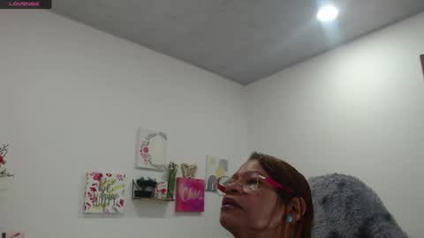 Smileth online show from September 25, 2025, 12:42 pm