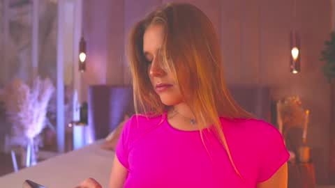 Mia online show from February 3, 2026, 5:05 am