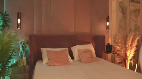 Mia online show from March 13, 2026, 5:14 am