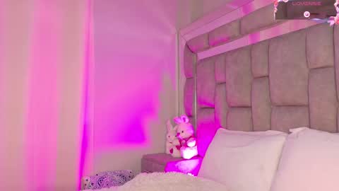      online show from October 19, 2025, 6:08 pm