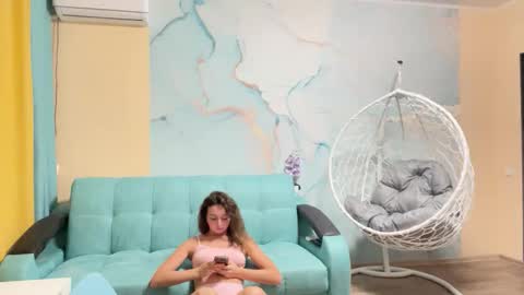 smiling_riddle online show from October 23, 2025, 7:01 pm