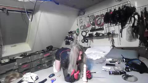 Snapshot of smokeslut365 chatting on March 3, 2025, 7:06 pm smokeslut365 online show from March 3, 2025, 7:06 pm