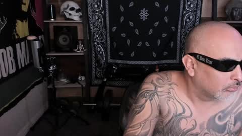 Smokey915 online show from December 31, 2024, 4:27 am