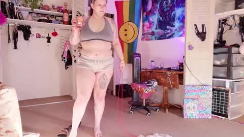 Snapshot of smokihippi chatting on November 13, 2025, 10:19 pm Big Dawg online show from November 13, 2025, 10:19 pm