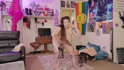 Snapshot of smokihippi chatting on November 17, 2025, 3:34 am Big Dawg online show from November 17, 2025, 3:34 am