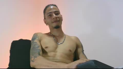 Daniel laverde online show from November 26, 2025, 2:01 am