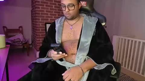 Smoothj2011 online show from April 3, 2026, 8:12 am