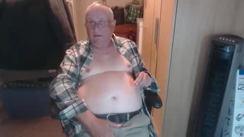 Snapshot of smoothmutton chatting on October 7, 2025, 6:05 pm smoothmutton online show from October 7, 2025, 6:05 pm