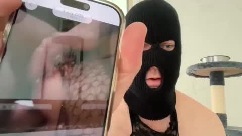 Snapshot of smoothroundbottom chatting on February 7, 2026, 11:41 pm KinkyDonks online show from February 7, 2026, 11:41 pm