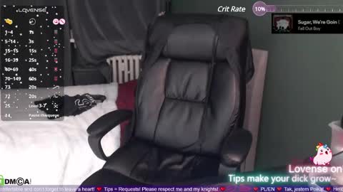 Snapshot of smuffin_x chatting on February 18, 2025, 9:09 pm Strawberry Muffin online show from February 18, 2025, 9:09 pm