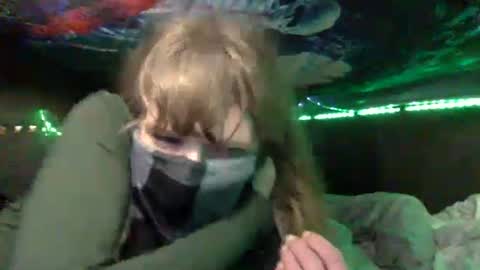 snafylnoel online show from April 20, 2026, 3:04 pm