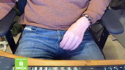 Sneakybill online show from February 21, 2025, 10:59 pm