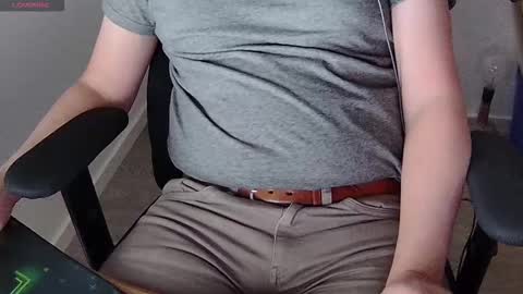 Sneakybill online show from November 21, 2025, 11:47 pm