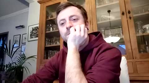 snoecks online show from March 16, 2026, 5:50 pm