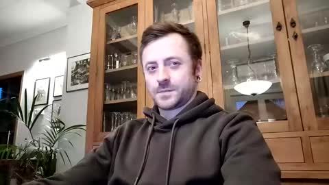 snoecks online show from March 19, 2026, 6:23 pm