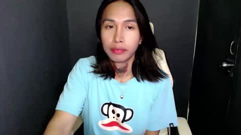 snow_2000 online show from April 17, 2026, 1:52 am