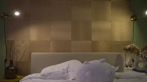 Candice Snow online show from December 1, 2024, 4:29 pm