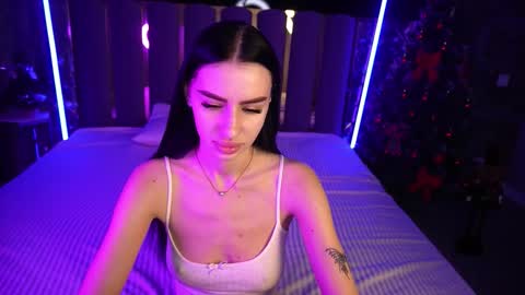 snow_whiteeex online show from December 23, 2025, 6:33 am