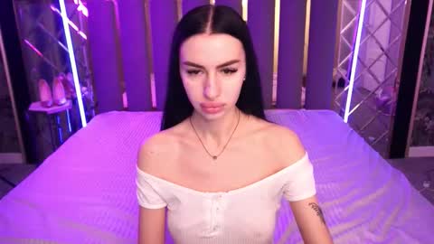 snow_whiteeex online show from February 1, 2026, 6:34 am