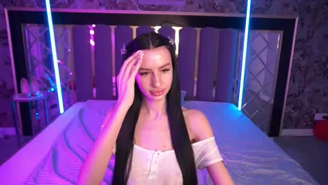 snow_whiteeex online show from March 12, 2026, 6:52 am