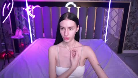 snow_whiteeex online show from April 11, 2026, 7:45 am